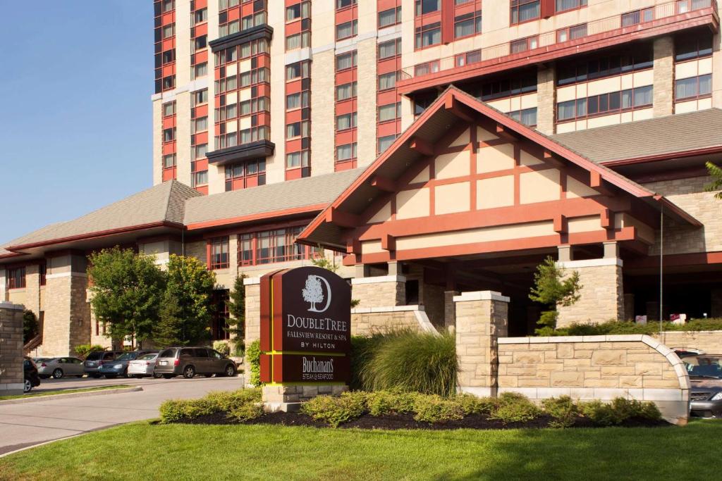 DoubleTree Fallsview DoubleTree Fallsview