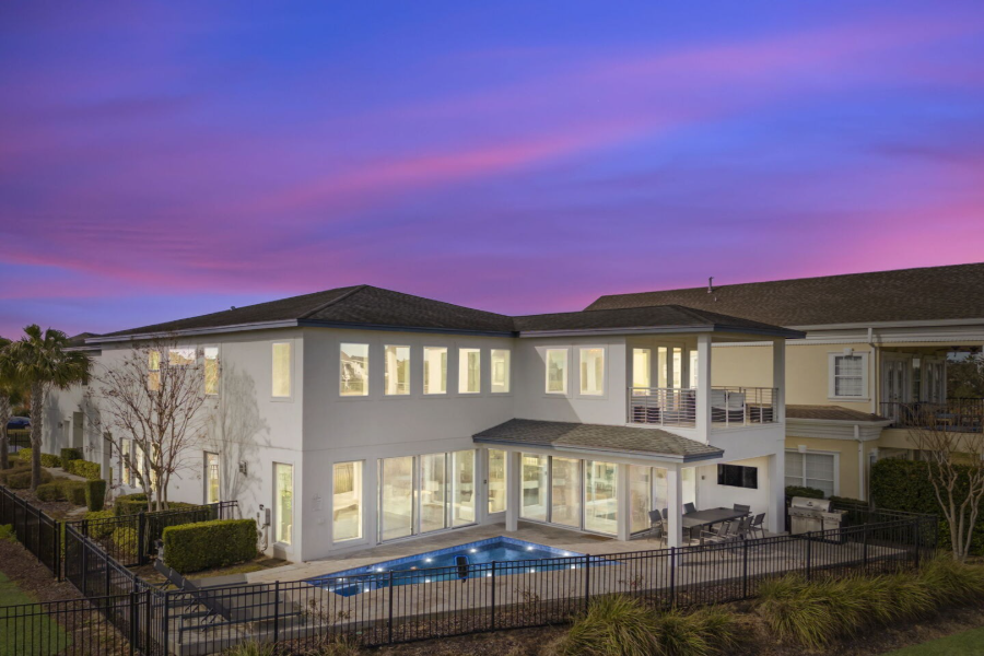 12 Bedroom Vacation Home - (14-18 Beds)