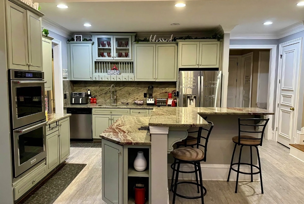 Birmingham - Private Vacation Home on Golf Course - 6 Bed / 6 Bath - 14 Separate Beds + 3 Sleeper Sofas - Image 2