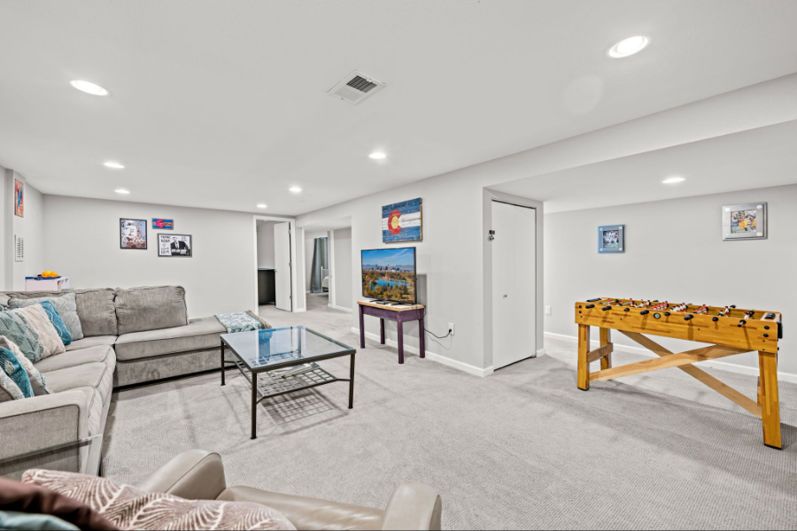 Denver - Private Vacation Home - 5 Bedrooms / 3 Bath - Jasmine - 5 Beds