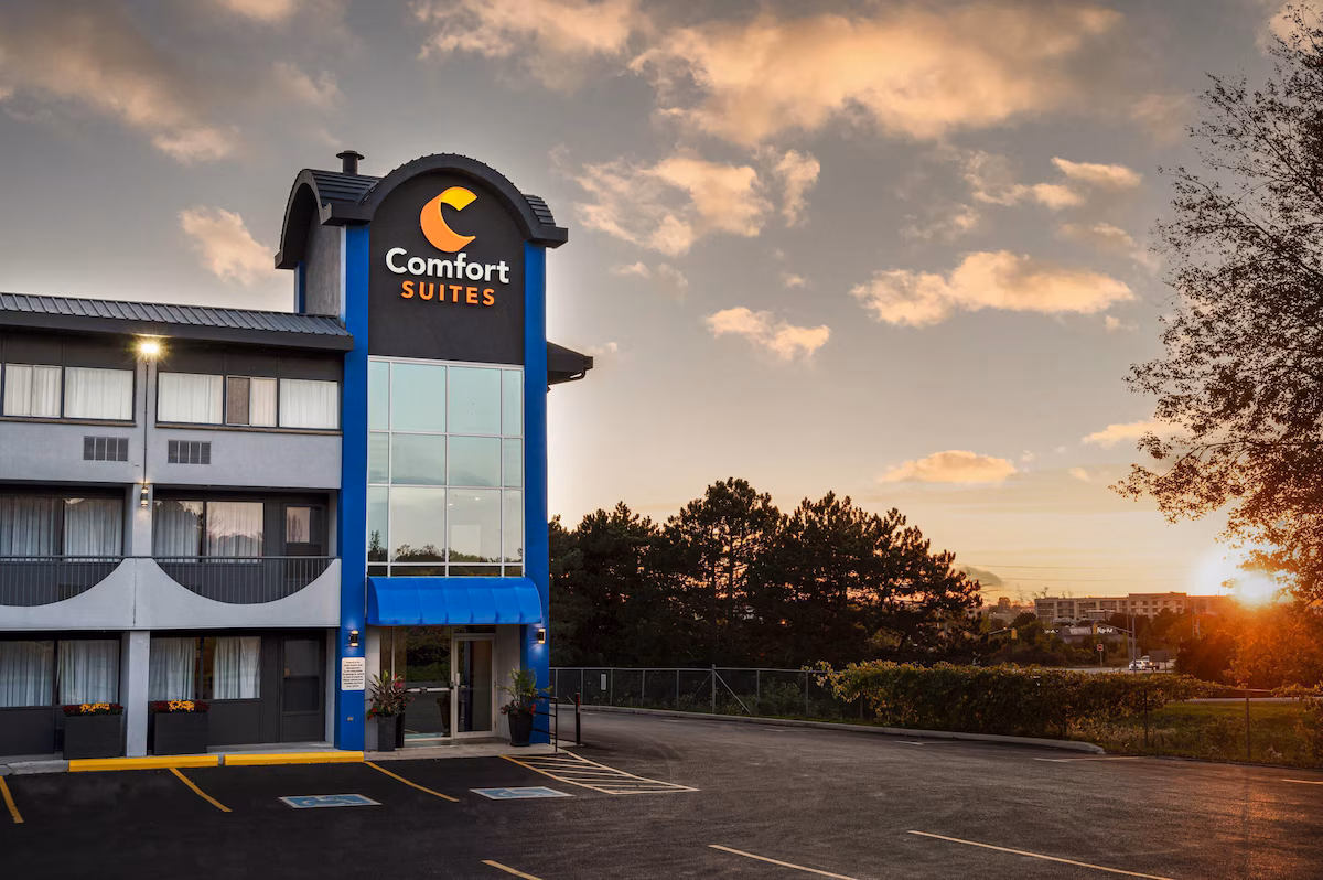 Comfort Suites Kingston Central Comfort Suites Kingston Central
