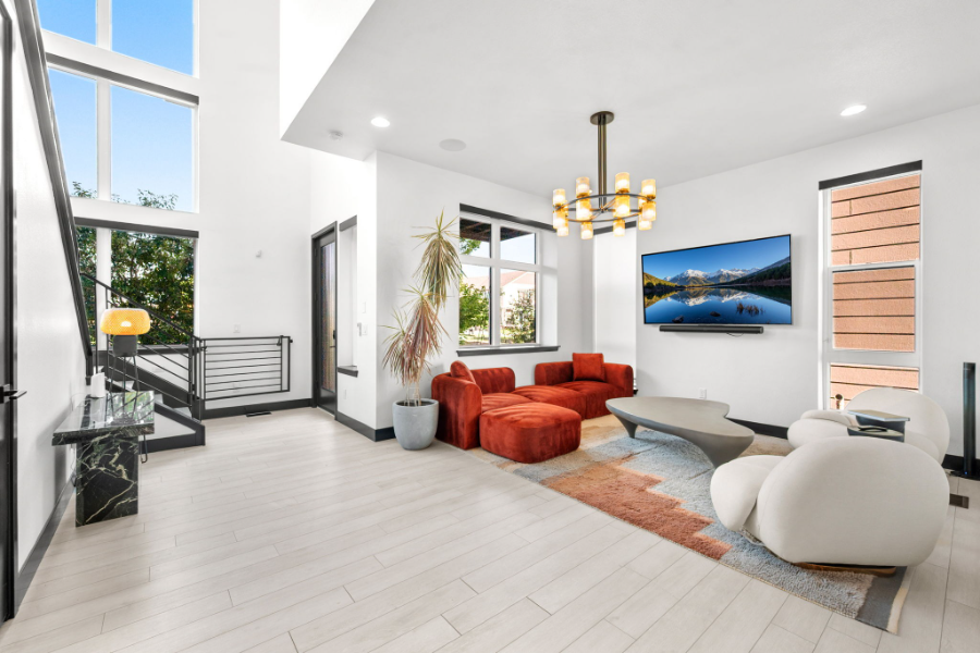 Denver - Private Vacation Home - 4 Bedrooms / 4.5 Bath - Mountain Views - 5 Beds + Sofa Sleeper