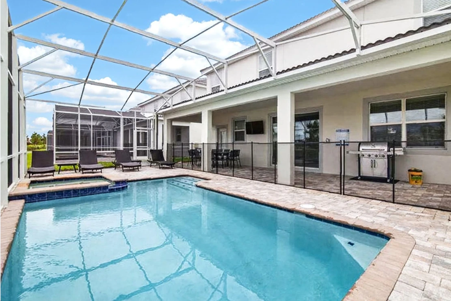 8 Bedroom Vacation Home - DV - 10 Beds