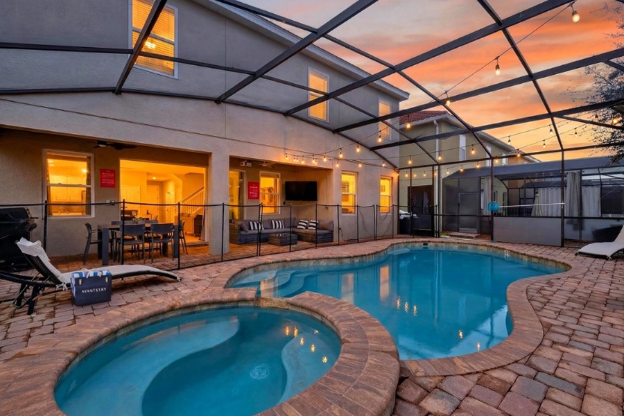 Orlando - Private Home - 8 Bedrooms / 7 Bath - 12 Beds Orlando - Private Home - 8 Bedrooms / 7 Bath - 12 Beds