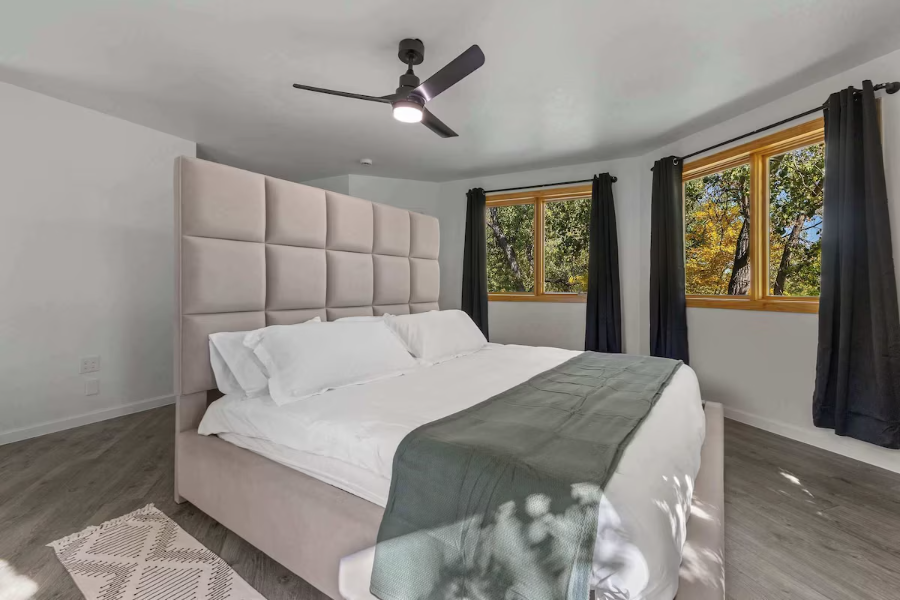 Denver - Private Vacation Home - 8 Bedrooms / 6 Bath - Treehouse