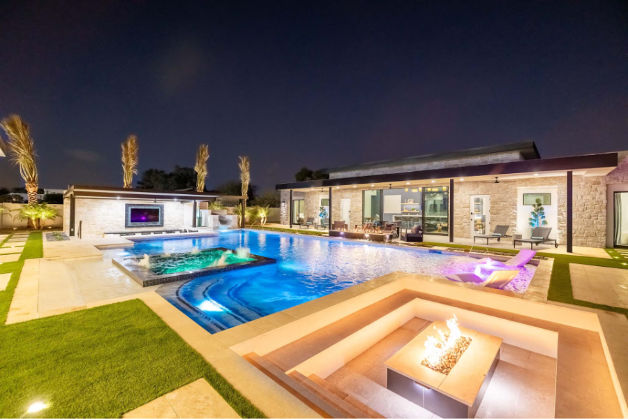 Scottsdale Vacation Home - Estate on the 19th Hole