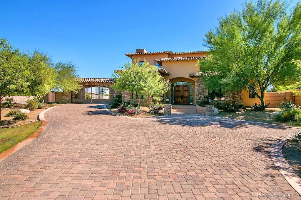 The Cordoba 9 Bedroom & Pool ,Pickle Ball court, Golf retreat Luxurious 9-bedroom villa with a private pool, pickleball court, and scenic desert landscaping in Palm Desert.